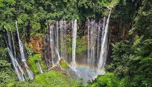 Wisata Air Terjun Paling Indah di Indonesia